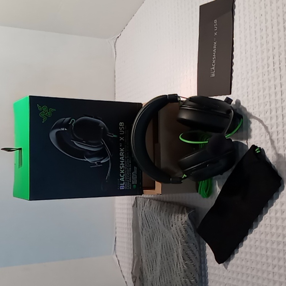 Razer Blackshark V2 X USB Wired Headset With Noise Cancelling Mic For Gamers